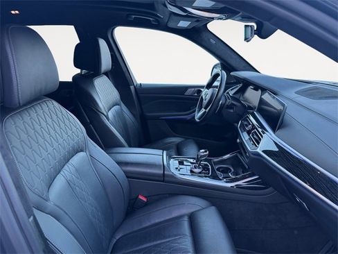 Used 2022 BMW X7 M50i w/ Dynamic Handling Package image 15