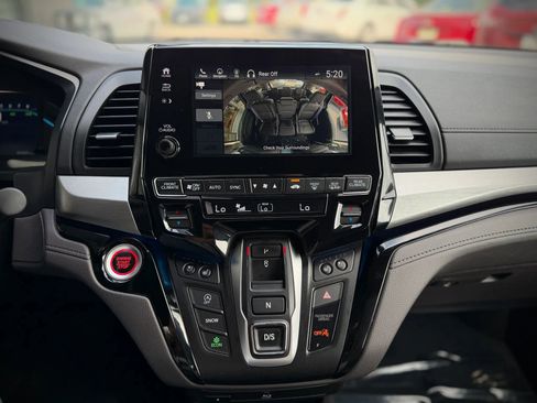 Used 2018 Honda Odyssey Elite image 18