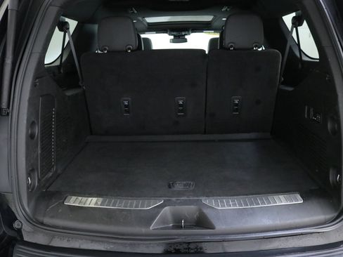 Used 2023 Chevrolet Suburban Z71 w/ Luxury Package image 29