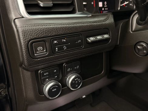 Used 2021 GMC Yukon Denali AWD/4WD image 28