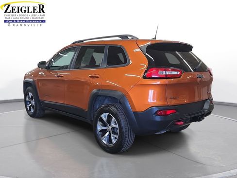 Used 2016 Jeep Cherokee Trailhawk w/ Cold Weather Group AWD/4WD image 7