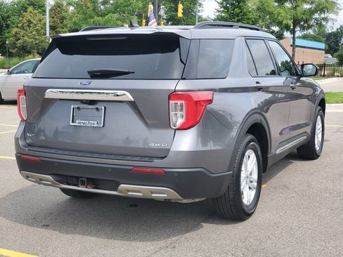 Used 2021 Ford Explorer XLT w/ Equipment Group 202A AWD/4WD image 4
