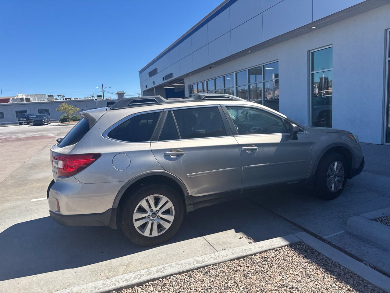 Used 2016 Subaru Outback 2.5i Premium AWD/4WD image 6