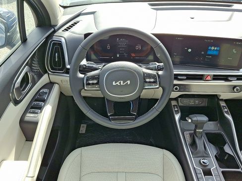 New 2025 Kia Sorento EX image 9