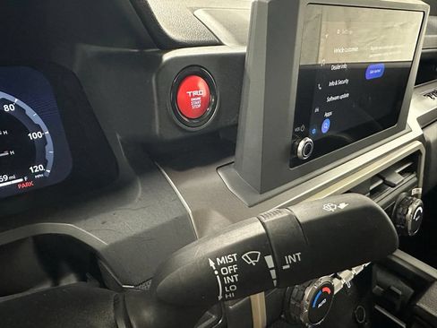 Used 2024 Toyota Tacoma TRD Sport AWD/4WD image 21
