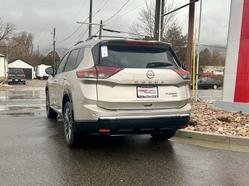 New 2026 Nissan Rogue Platinum image 5
