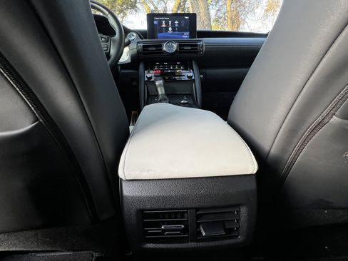 Certified 2025 Lexus IS 350 F Sport image 38