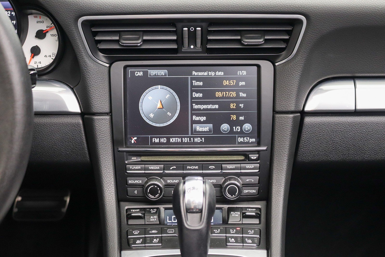 Used 2015 Porsche 911 Carrera image 18