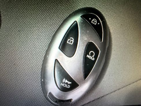 Used 2025 Hyundai Elantra SEL FWD image 21