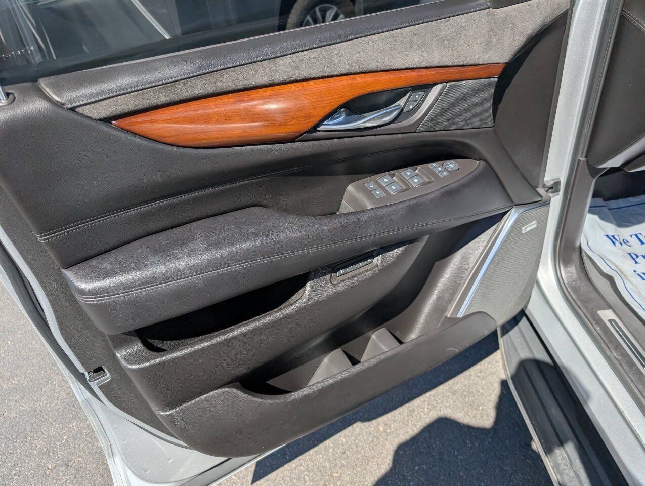 Used 2016 Cadillac Escalade Premium AWD/4WD image 35