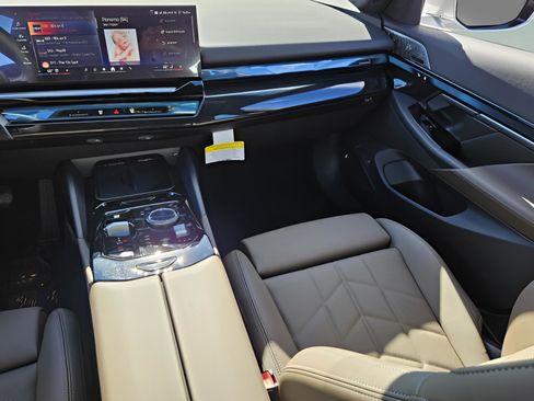 New 2026 BMW 530i w/ Convenience Package RWD image 27