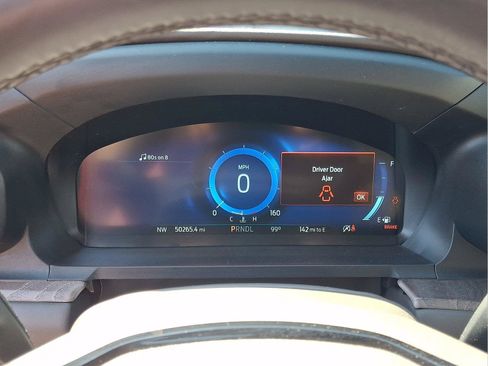 Used 2022 Ford Explorer Platinum w/ Equipment Group 601A AWD/4WD image 21