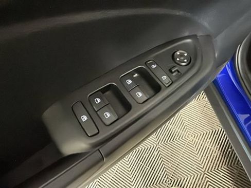 Certified 2025 Hyundai Venue SE FWD image 10