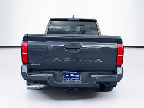 Used 2025 Toyota Tacoma SR5 AWD/4WD image 7