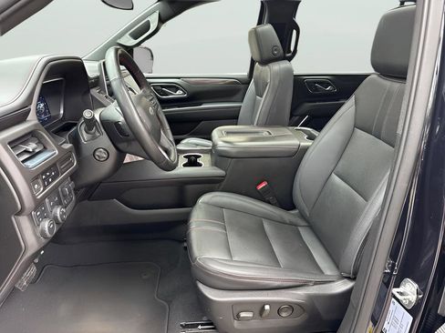 Used 2023 Chevrolet Suburban RST w/ Luxury Package AWD/4WD image 17