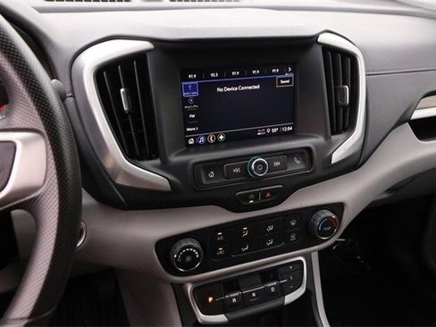 Used 2024 GMC Terrain SLE image 15