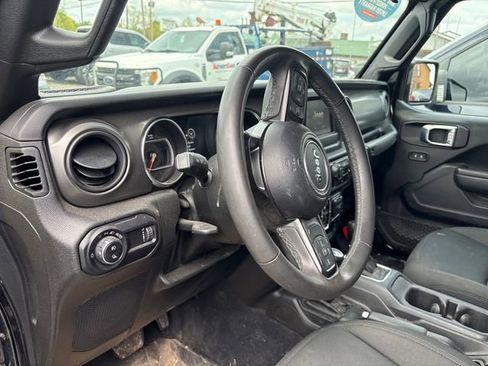 Used 2023 Jeep Gladiator Sport AWD/4WD image 9