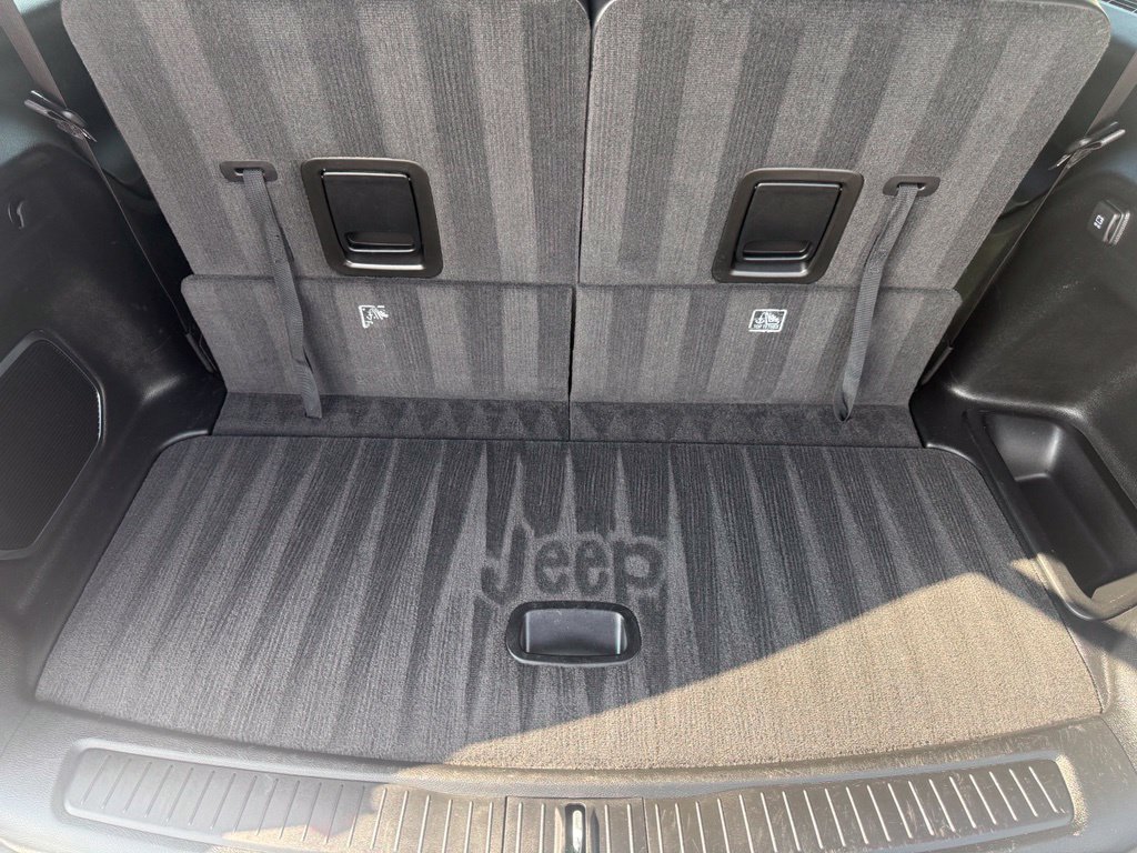 Used 2021 Jeep Grand Cherokee L Limited AWD/4WD image 46