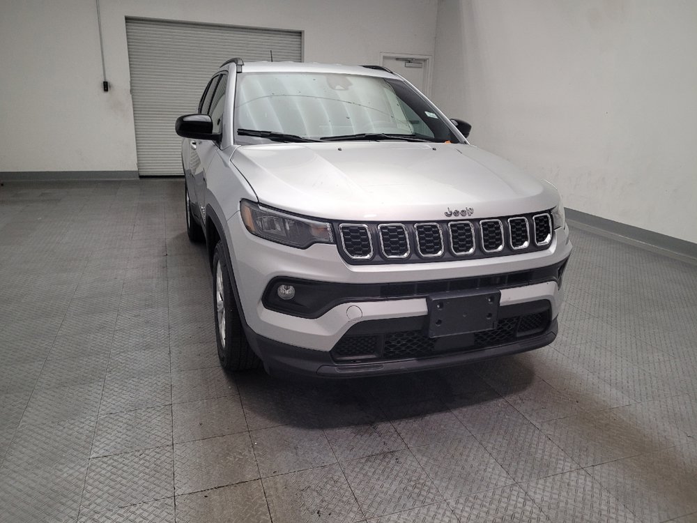 Used 2025 Jeep Compass Latitude AWD/4WD image 14