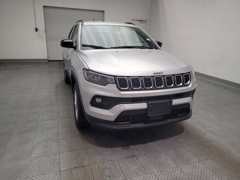 Used 2025 Jeep Compass Latitude AWD/4WD image 14