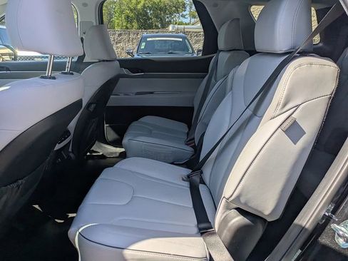 Used 2025 Hyundai Palisade SEL FWD image 12