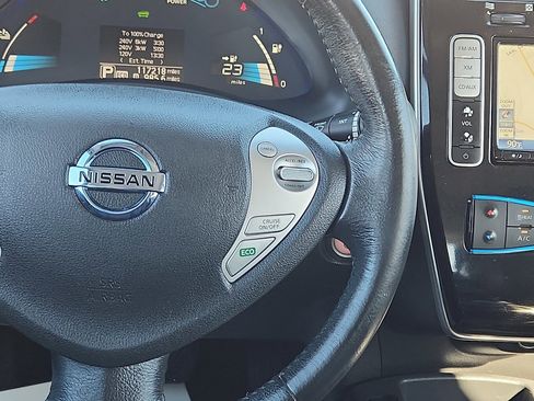 Used 2015 Nissan Leaf SL w/ Premium Package image 16