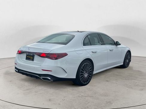 Used 2024 Mercedes-Benz E 350 4MATIC Sedan image 5
