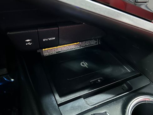 Used 2019 Toyota Camry XSE FWD image 9