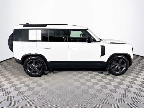 Used 2025 Land Rover Defender 110 S AWD/4WD image 4