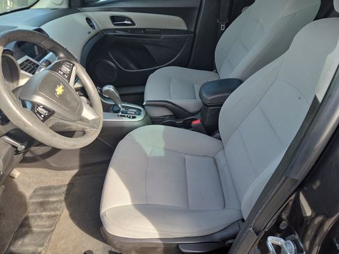 Used 2015 Chevrolet Cruze LT FWD image 10