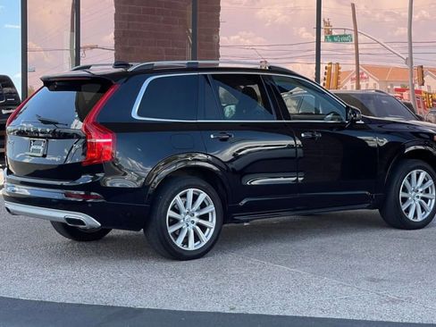 Used 2016 Volvo XC90 T6 Momentum w/ Momentum Plus Package image 18