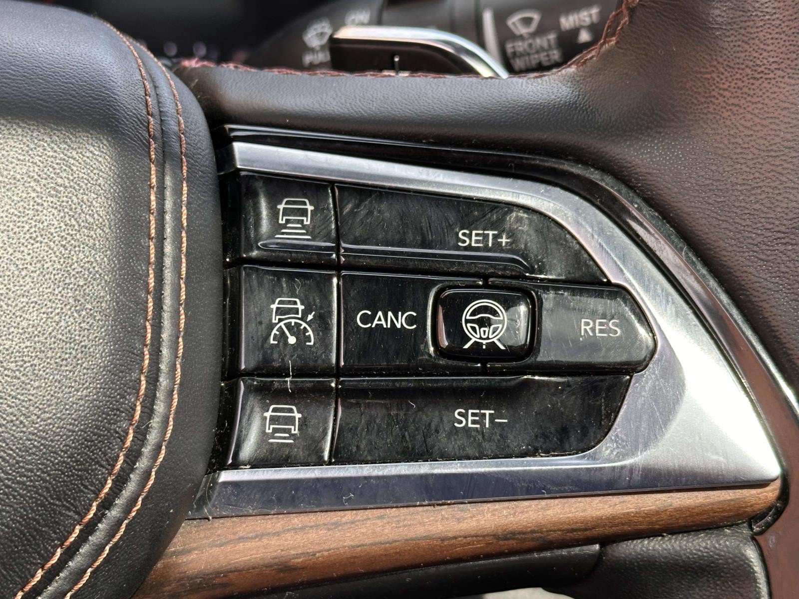 Used 2022 Jeep Grand Cherokee Summit w/ Adv Protech Group IV AWD/4WD image 27