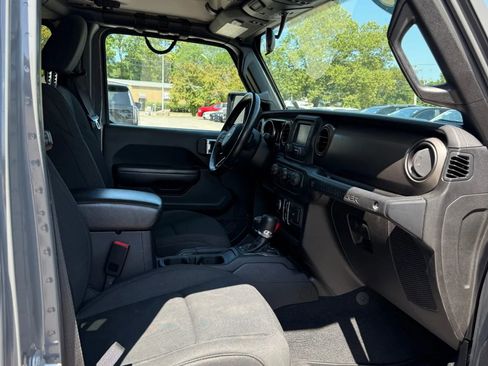 Used 2018 Jeep Wrangler Unlimited Sport S image 18