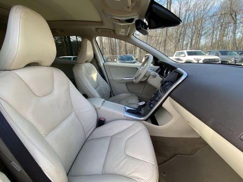 Used 2013 Volvo XC60 3.2 image 28