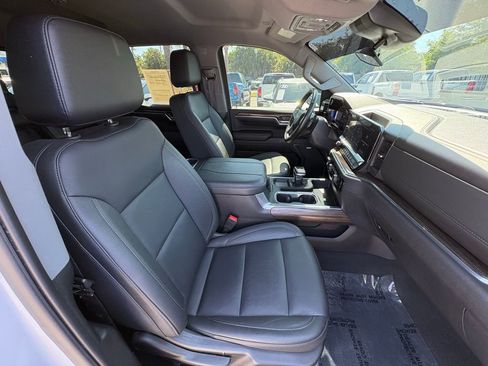 Used 2024 Chevrolet Silverado 1500 LT Trail Boss w/ Convenience Package II AWD/4WD image 24