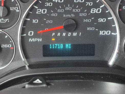 Used 2024 GMC Savana 2500 w/ Driver Convenience Package RWD image 21