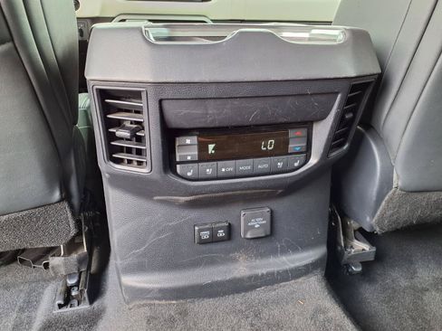 Used 2025 Toyota Sequoia Capstone AWD/4WD image 16