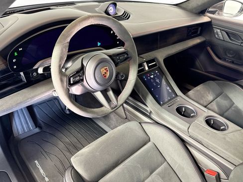 Used 2023 Porsche Taycan GTS image 9