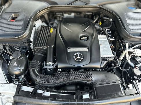 Used 2018 Mercedes-Benz GLC 300 4MATIC image 29