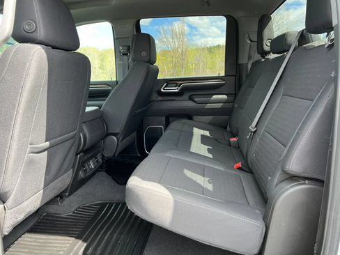 Used 2025 Chevrolet Silverado 2500 LT w/ Convenience Package AWD/4WD image 5