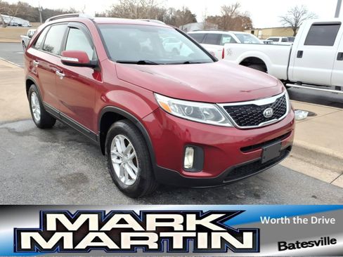 Used 2015 Kia Sorento LX image 1