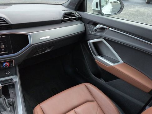 Used 2023 Audi Q3 2.0T Premium image 17