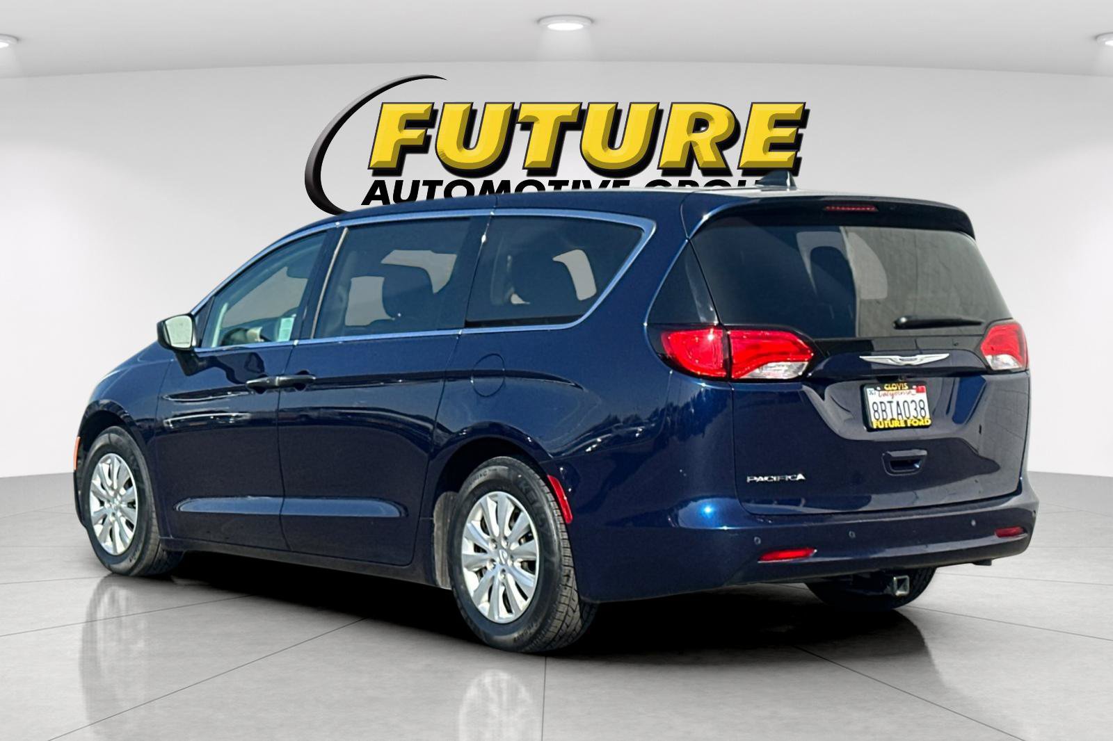 Used 2018 Chrysler Pacifica Select FWD image 5
