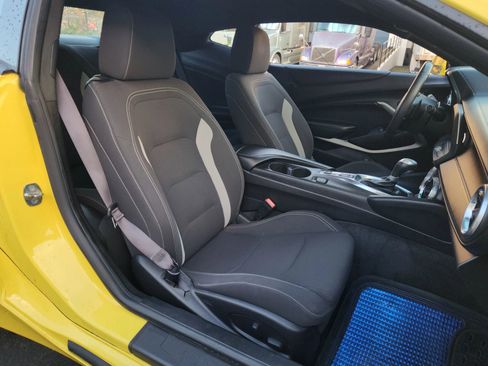 Used 2016 Chevrolet Camaro SS image 16