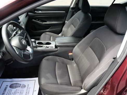 Used 2023 Nissan Altima 2.5 SV AWD/4WD image 14