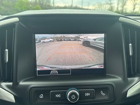 Used 2022 GMC Terrain SLE image 15