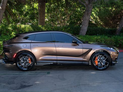 Used 2025 Aston Martin DBX 707 image 26
