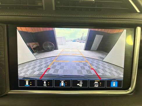 Used 2021 GMC Yukon Denali w/ Denali Premium Package RWD image 63