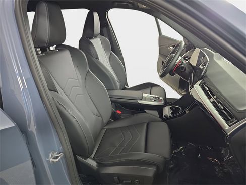 Used 2025 BMW X1 M35i w/ Premium Package image 11