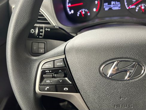 Used 2019 Hyundai Accent SE FWD image 19